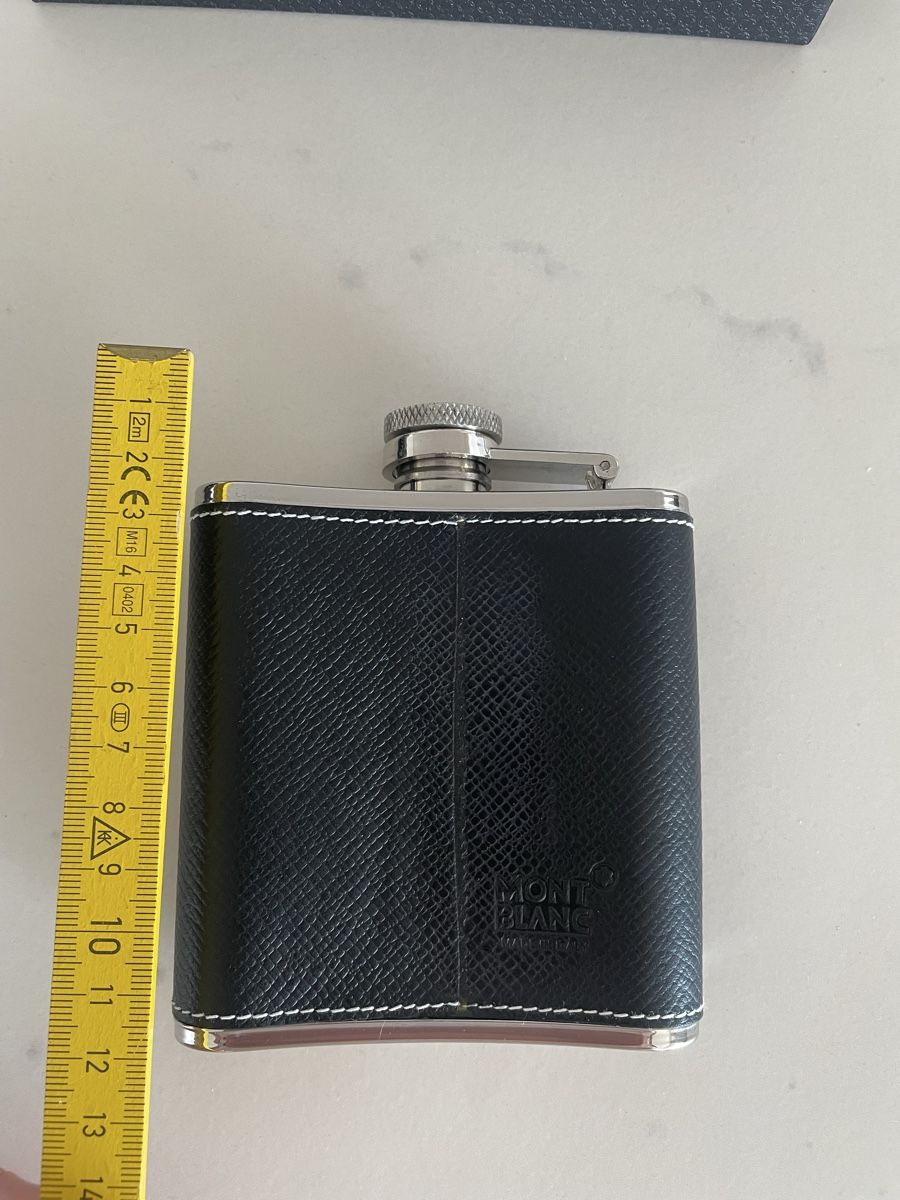 Sonstiges: Montblanc Flachmann Leder Schwarz mit Box neu, large – Gebraucht aus Opfikon von janineschlosser 3