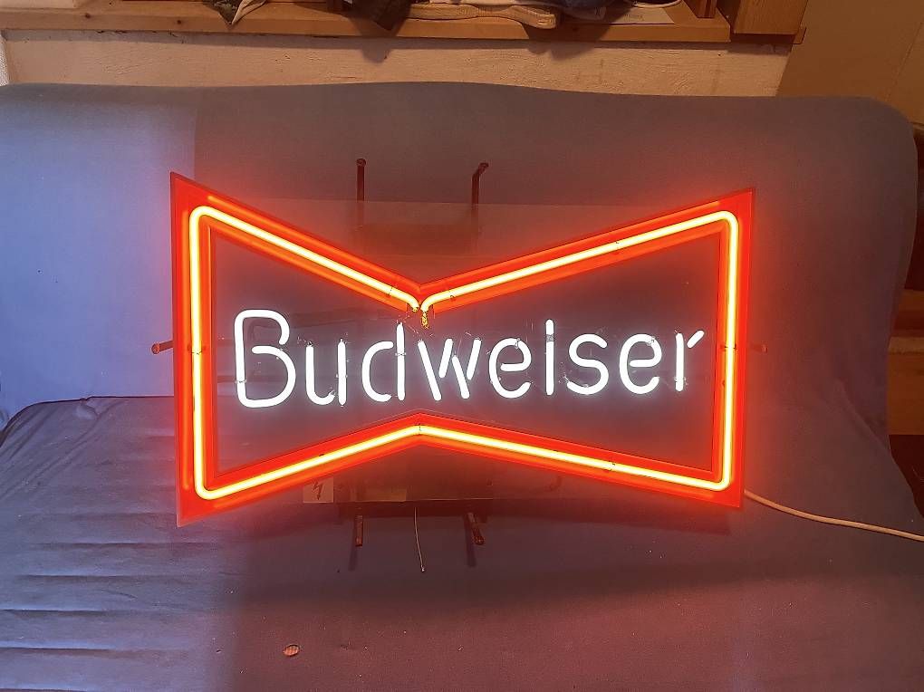 Alle Dekorationen: Budweiser, Leuchtreklame, Werbung, Bier – Gebraucht aus Lupsingen von kurrrti 1