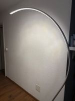Grosse LED Bogen - Stehlampe, dimmbar, Warm/Warmeiss
