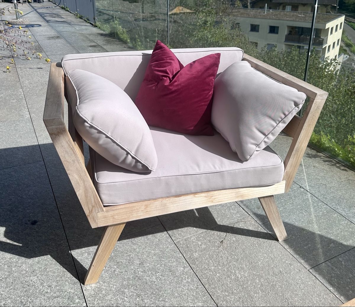 Sofas: Lounge Set Holz hell mit Polstern gebraucht</div> – D'occasion à Küssnacht am Rigi par CarlaAndrea 2