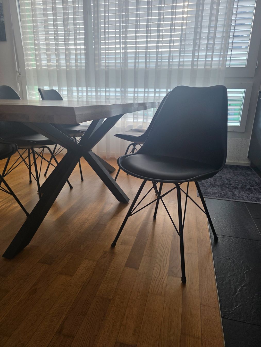 Conforama Set di tavolo e panche: 8 Stühle Schwarz – Usato da Dietikon venduto da shu_j5lf