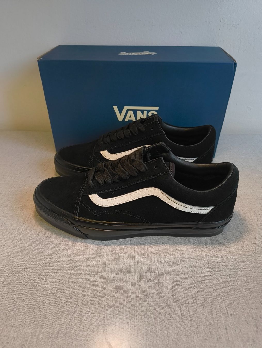 Vans Scarpe da uomo: Vans Old Skool, Grösse 42.5, Schwarz/Weiss – Nuovo e nell'imballaggio originale da Uitikon Waldegg venduto da PJLS1 2