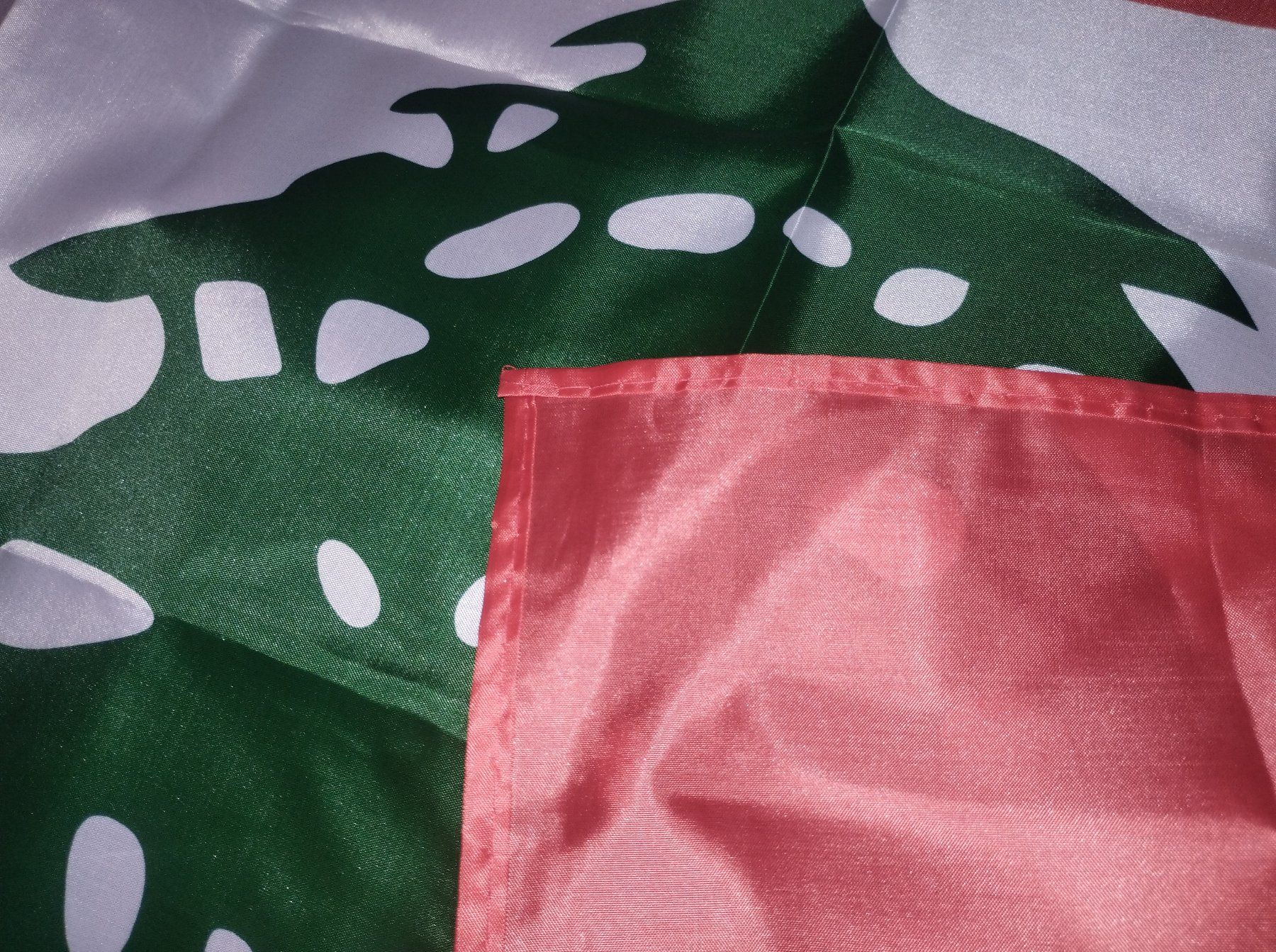 Bandiere: 2x Flagge des Libanon - Drapeau du Liban – Nuovo e nell'imballaggio originale da Bussigny venduto da NATURALO 2