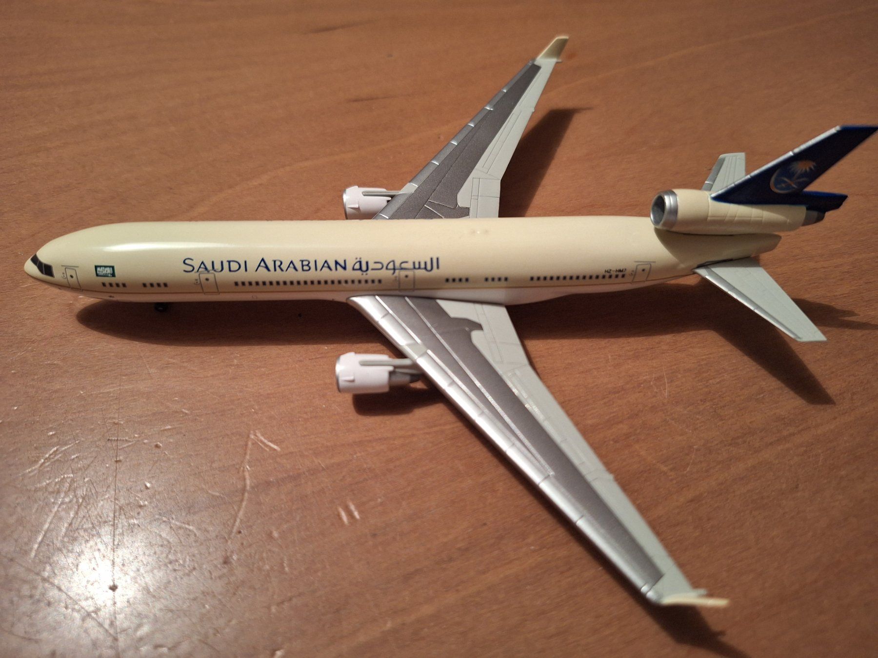 McDonnell Douglas Modellbausätze & Standmodelle: Saudi Arabian MD-11 1:400 – Gebraucht aus Sargans von nicsam1815 1