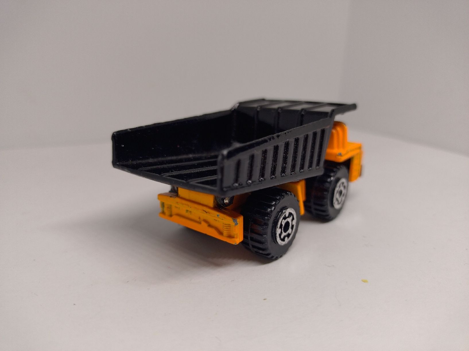 Matchbox Modellini d'auto: Matchbox, Dump Truck 1/140 – Usato da La Chaux-de-Fonds venduto da Pierrot8404 3
