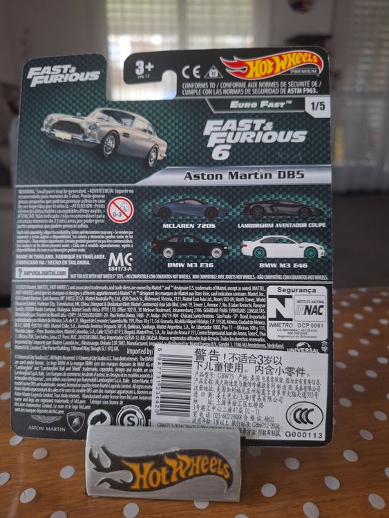 Build It Yourself: A James Bond Aston Martin DB5 Replica (With 007 Gadgets Included