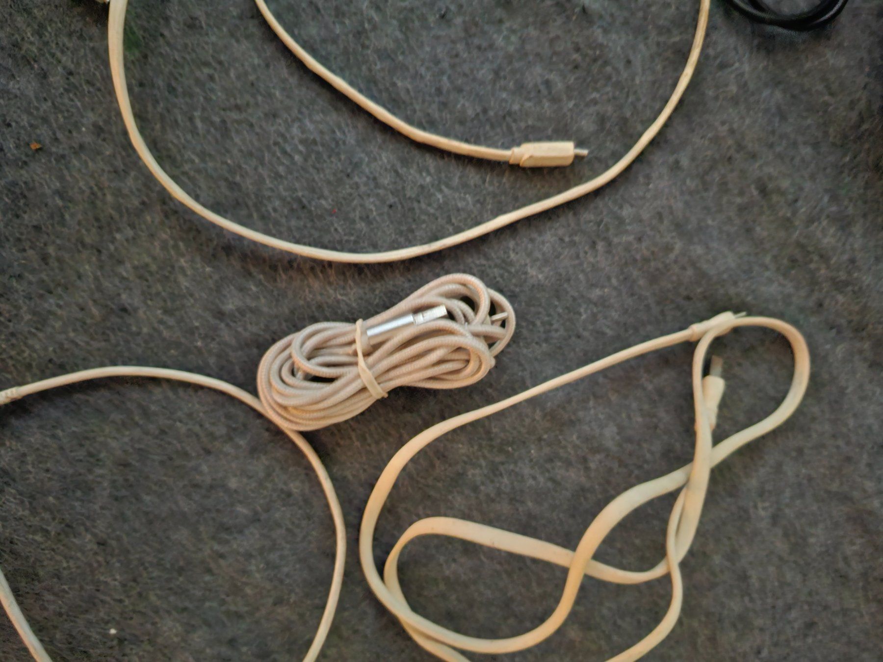Câbles: 5 USB-C Kabel, 1 USB Kabel und 4 USB Adapter – D'occasion à Baden par rocket85 1