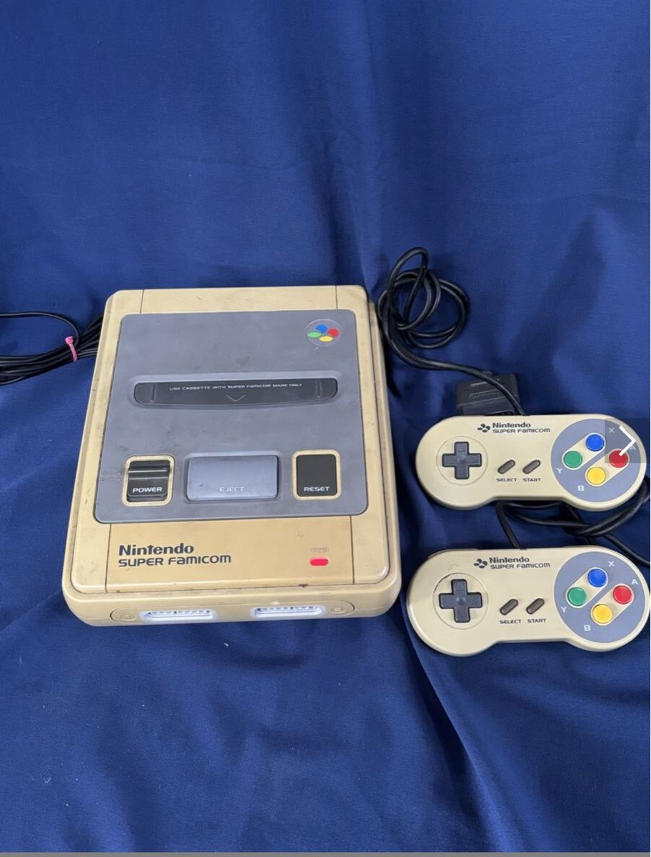 Nintendo Console: Nintendo Super Famicom SNES Japan Komplett 2 Controller – Usato da Spiez venduto da bauwohnen24.ch