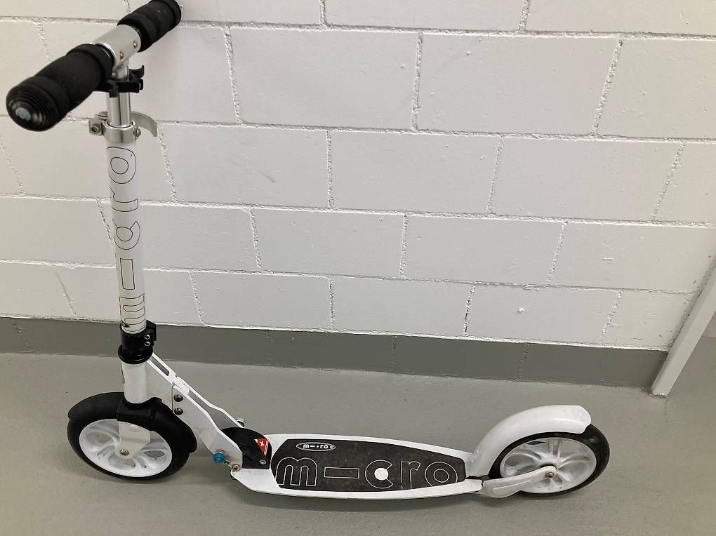 Micro Kickboard: Micro Scooter Trottinett – Usato da Oberglatt ZH venduto da Fischli085