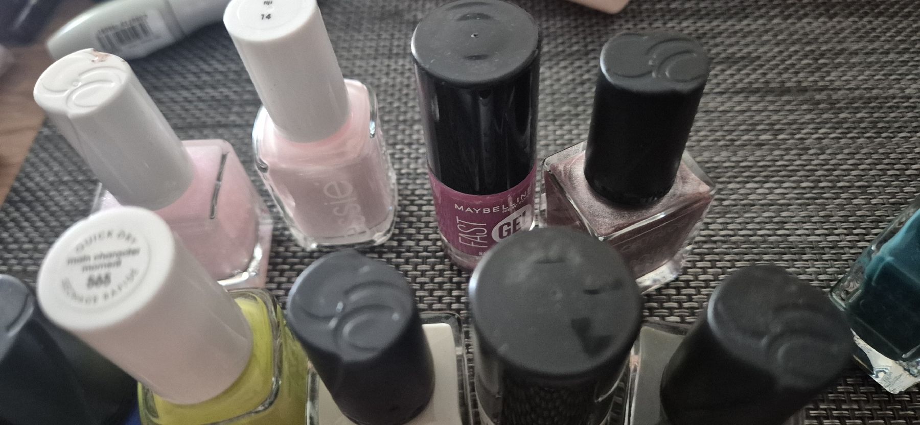 Smalto per unghie: Nagellack Set 12 stk – Nuovo e nell'imballaggio originale da Waltenschwil venduto da jane210 2
