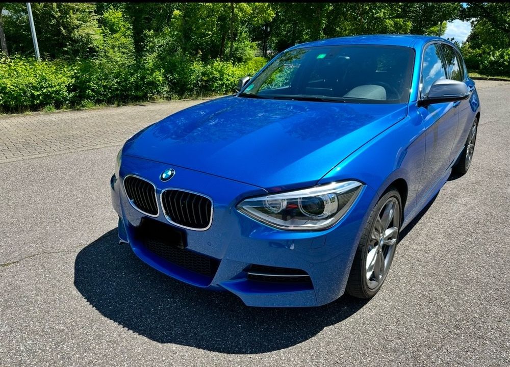 BMW M135i xDrive mit Navi Professional, Harman Kardon uvm. 1