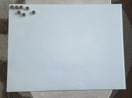 Glas-Whiteboard, inkl. Magnete, sehr guter Zustand