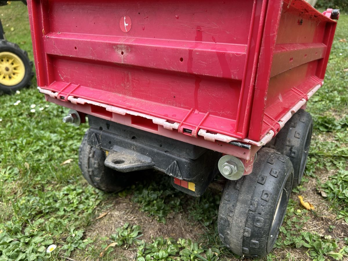 John Deere Fahrzeuge für Kinder: Kindertraktor mit Zubehör – Gebraucht aus Schaffhausen von thomas084 7