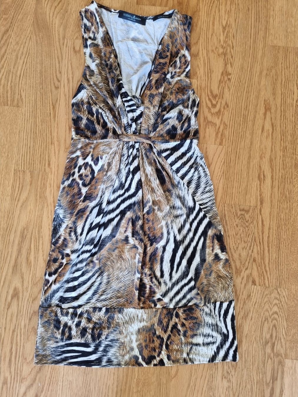 Guess Top: Top bon Guess 34/36 – Usato da Cham venduto da Moikki