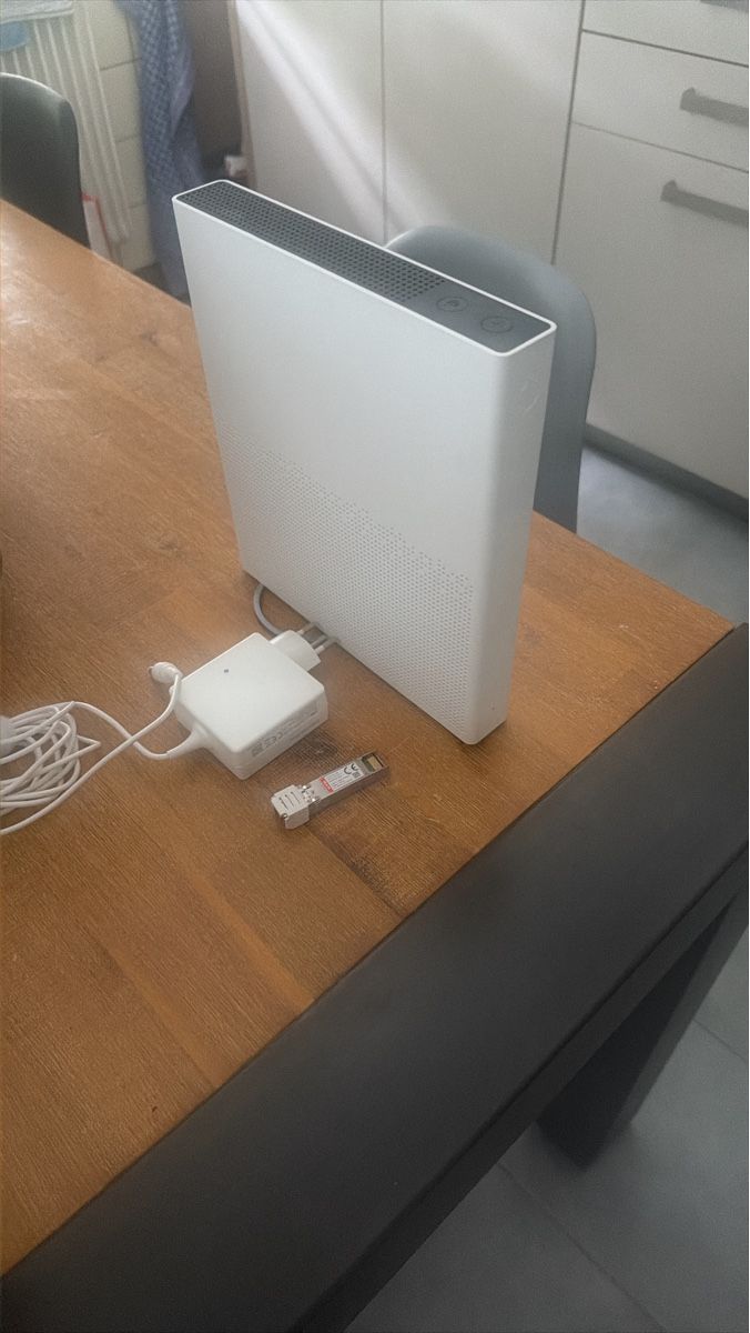 Swisscom Modem & Router: Routeur Internet performant, Swisscom avec adaptateur micro  – Nuovo (secondo la descrizione) da Marin-Epagnier venduto da sar_pb9r