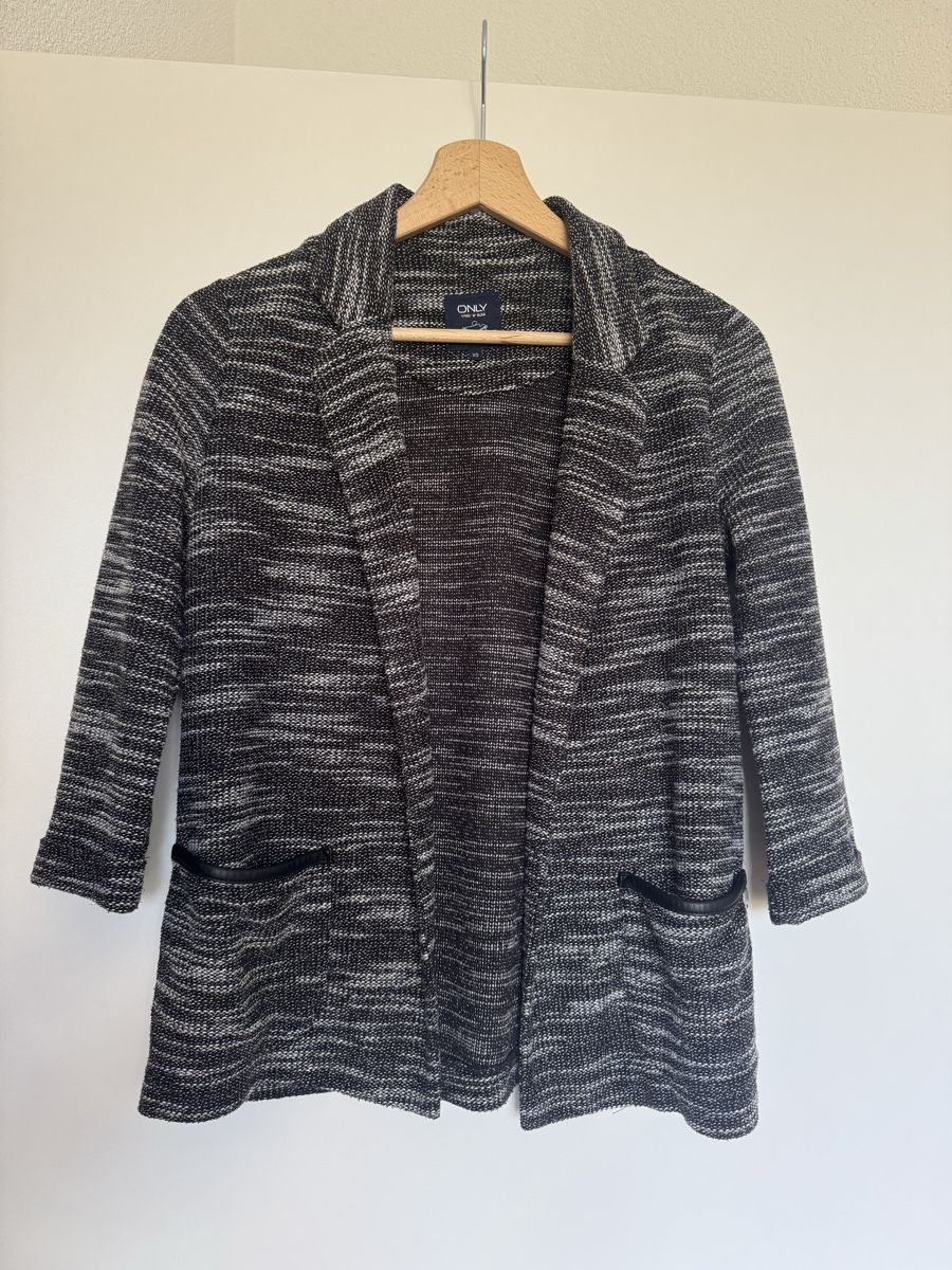 Only Jacken: Strickjacke ONLY meliert Grösse S – Gebraucht aus Tscheppach von SeBoJo