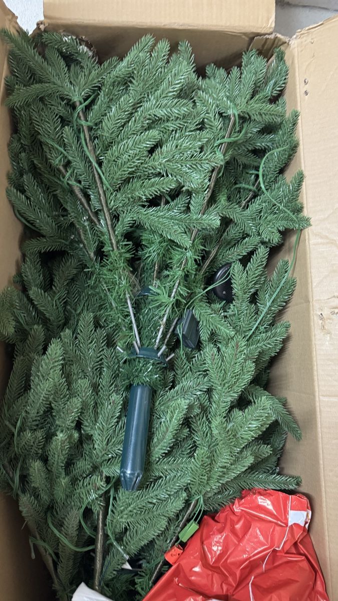Tutte le decorazioni: Christmas Tree 150cm with lights. Top! – Usato da Binningen venduto da mi-9 2