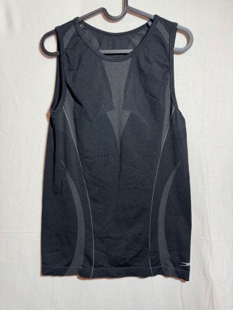 Schwarzes Sporttop für Männer Gr. 48/50