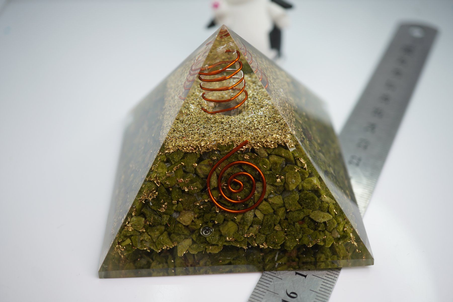 Mineralien & Heilsteine: Pistazien Opal    -Orgonit - Pyramide 75mm  ab 10.- – Neu und originalverpackt aus Eschenbach SG von topstone 7