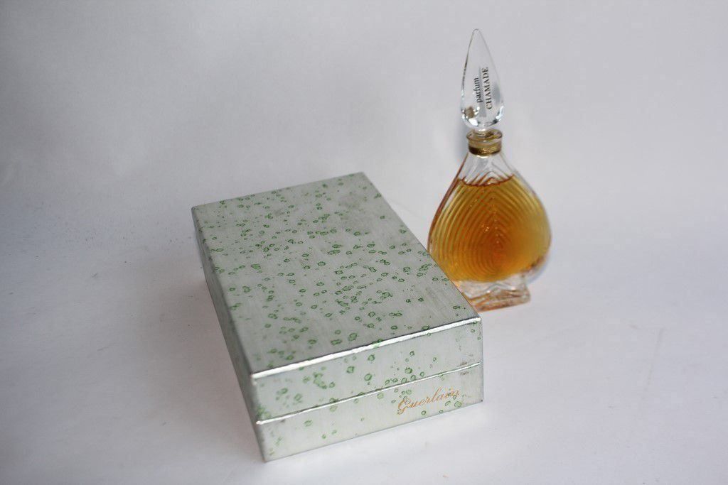 Flaconi: GUERLAIN Flacon parfum Chamade vintage – Usato da Vandoeuvres venduto da Dom-Tom