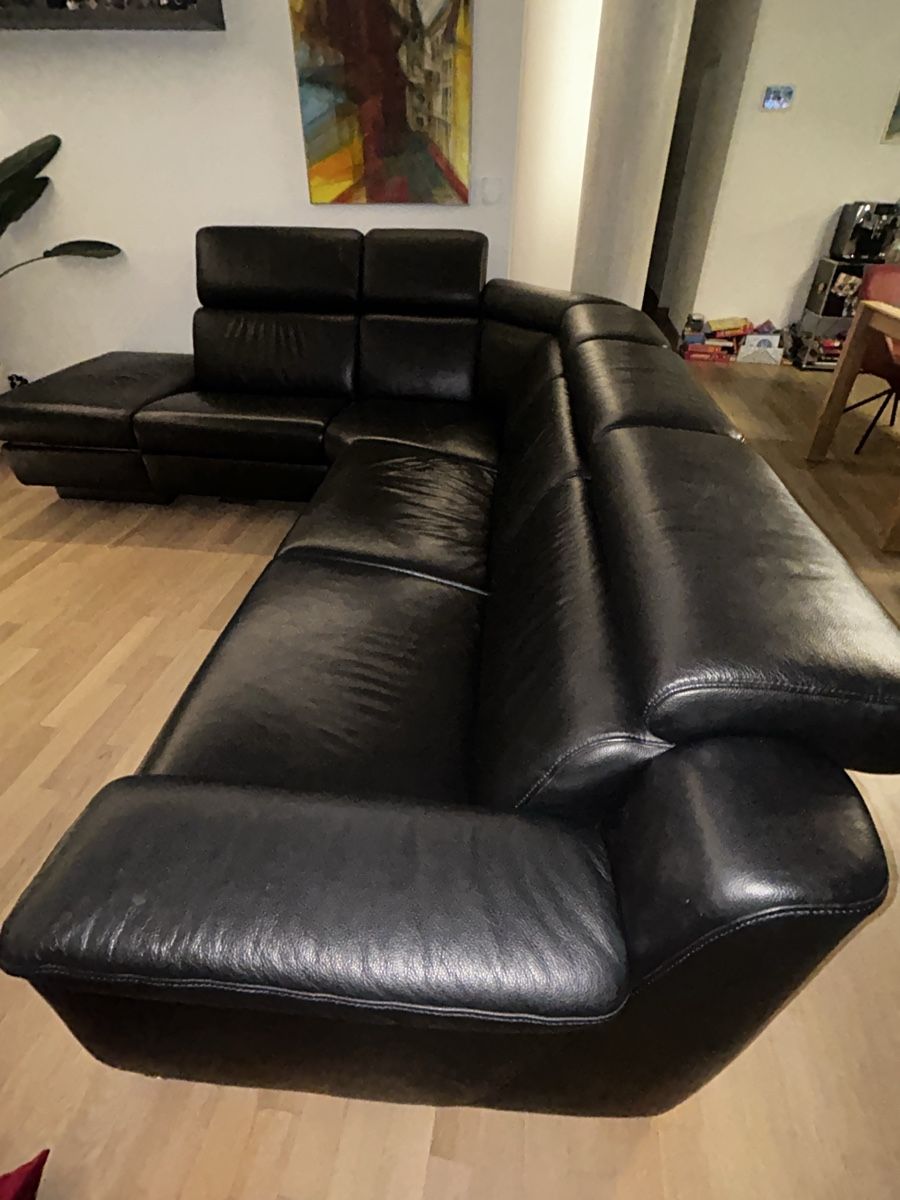 Himolla Sofas: Schwarzes Leader Ecksofa – Gebraucht aus Brugg AG von Kavides