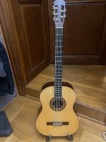 Bass mit Nylon seiten; 5 Strings,760mm; kann getestet werden