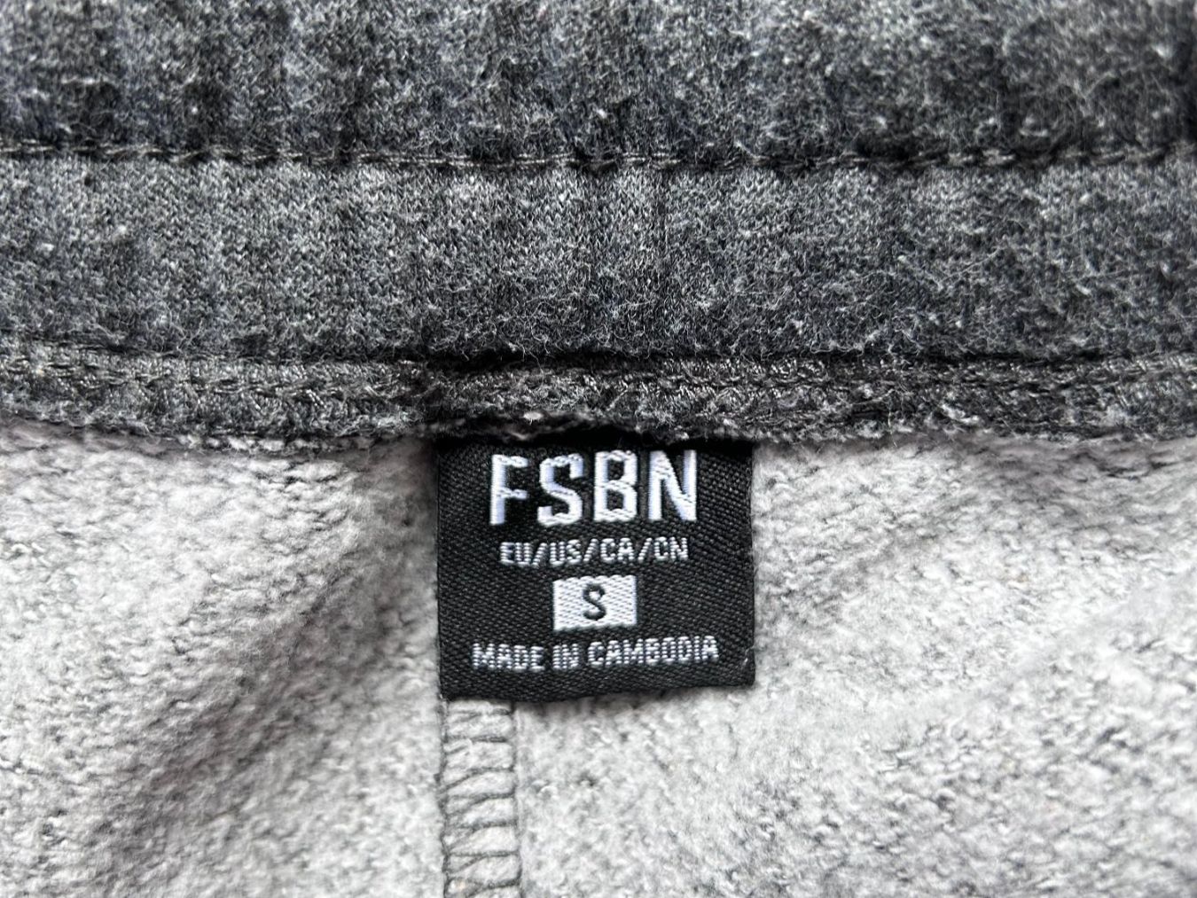 H&M Pantaloni: New Yorker Trainerhose – Usato da St. Gallen venduto da look-twice 2