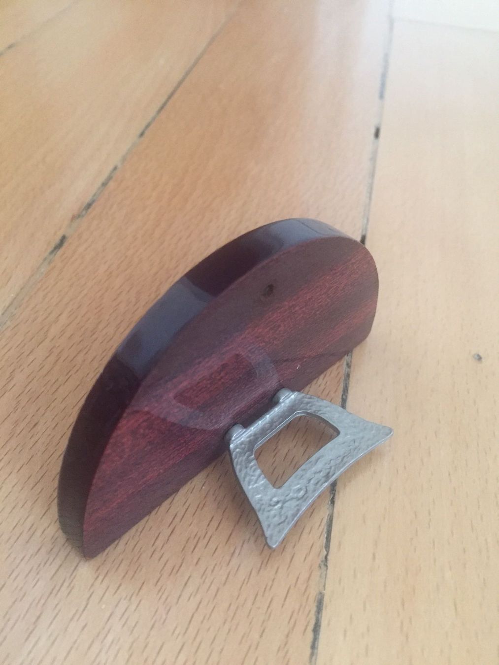 Tutte le decorazioni: Objet décoratif. Argent? Support en bois. Envoi poste +8.50 – Usato da Küssnacht am Rigi venduto da FFKA 1