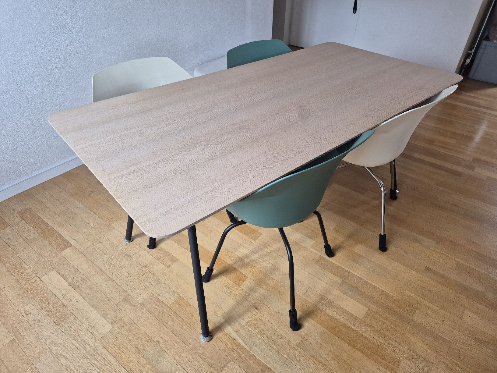 Pfister Set de table et chaises: Esstisch und 4 Stühle – D'occasion à Spiez par LiquidFrog 2