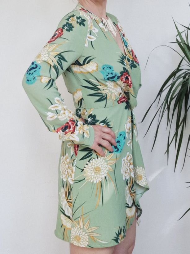 Vestiti: Damen Kleid PRETTYLITTLETHING Gr. 34 Hellgrün – Usato da Hallau venduto da CHACLA 1