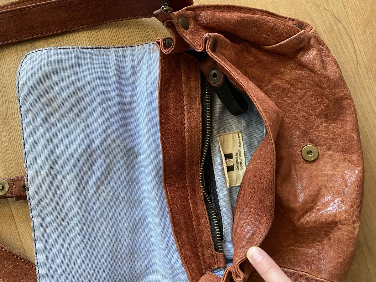 Taschen für Damen: Leather Shoulder Bag in red/ brown from Beatriz Furest – Gebraucht aus Maienfeld von Snupfnudel 2