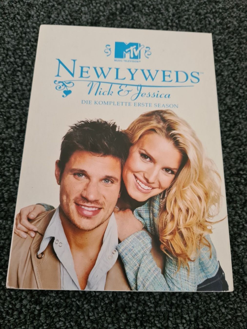Alle DVDs: NEWLYWEDS STAFFEL 1 – Gebraucht aus Ruswil von jan_bxl5