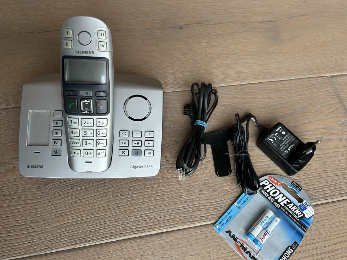 Gigaset Telefoni: Gigaset E365 Schnurlostelefon mit Anrufbeantworter – Usato da Richterswil venduto da giacometti222 1