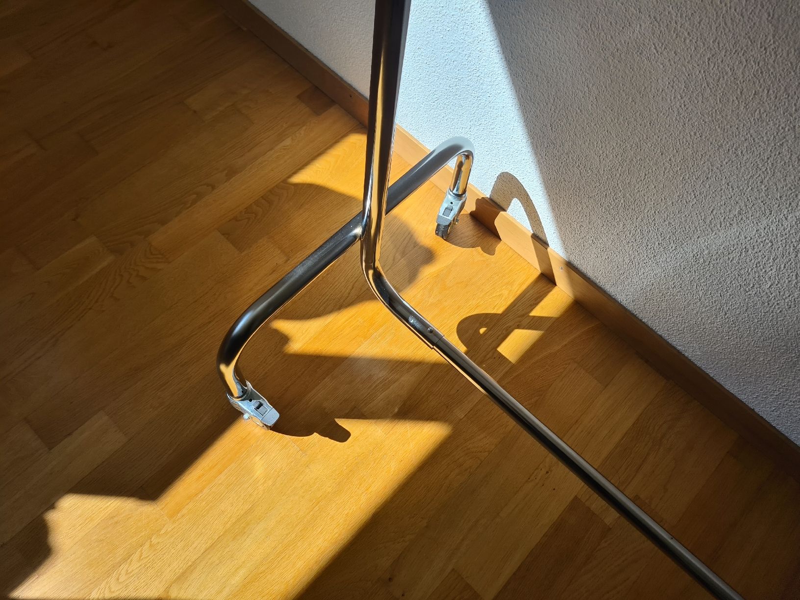 Manufactum Garderobe: Kleiderstange Manufactum – Gebraucht aus Bürglen TG von ale_8b2v 5