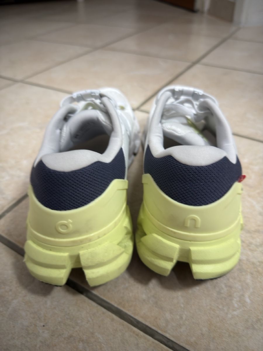 On Chaussures hommes: On Herren Sneaker  – D'occasion à Jona par nik_bdd9 2