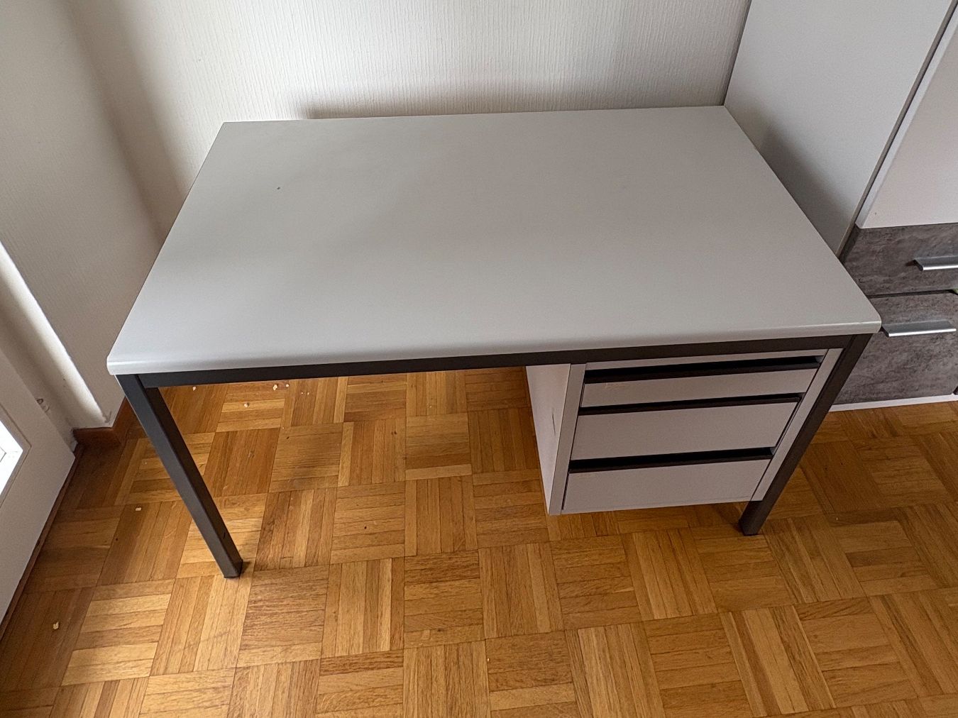 Scrivanie: Bureau avec rangements – Usato da Lausanne venduto da jri_ym8w