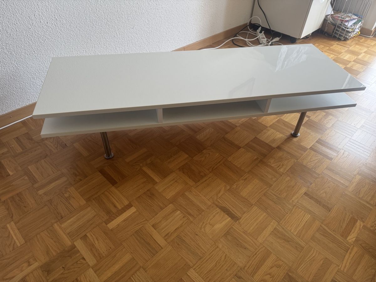 TV Möbel: TV Möbel – Gebraucht aus Staufen von Delenio