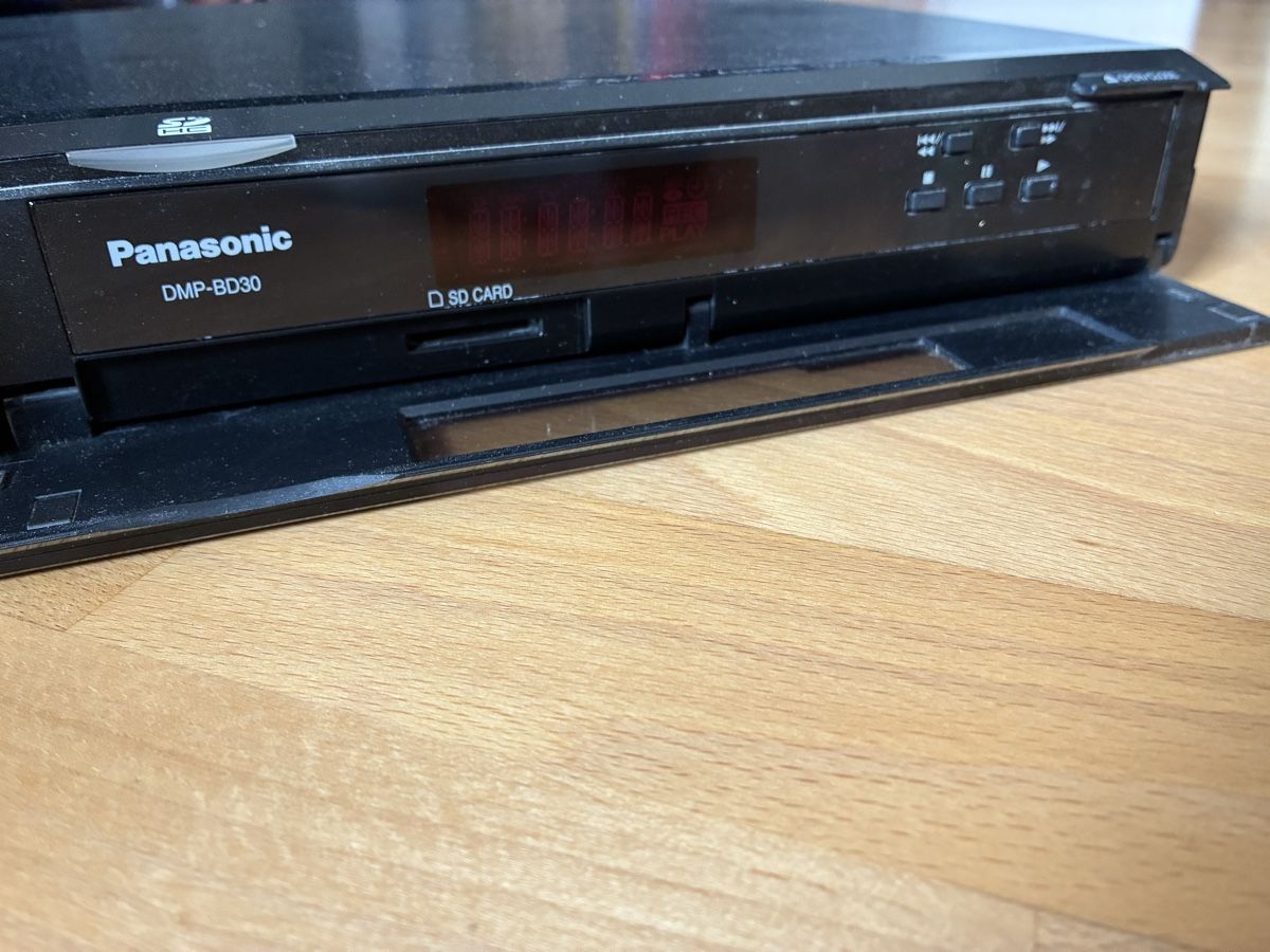 Panasonic Systèmes audio & multimédias: Blu-ray Player Panasonic DMP-BD30 – D'occasion à Uetikon am See par marekka 1