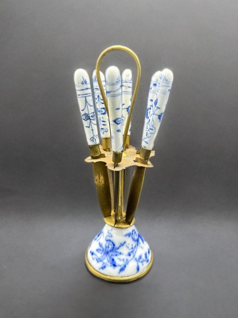 Posate: Antik Blue Onion Fruit Knive Set – Usato da Villmergen venduto da JacRon