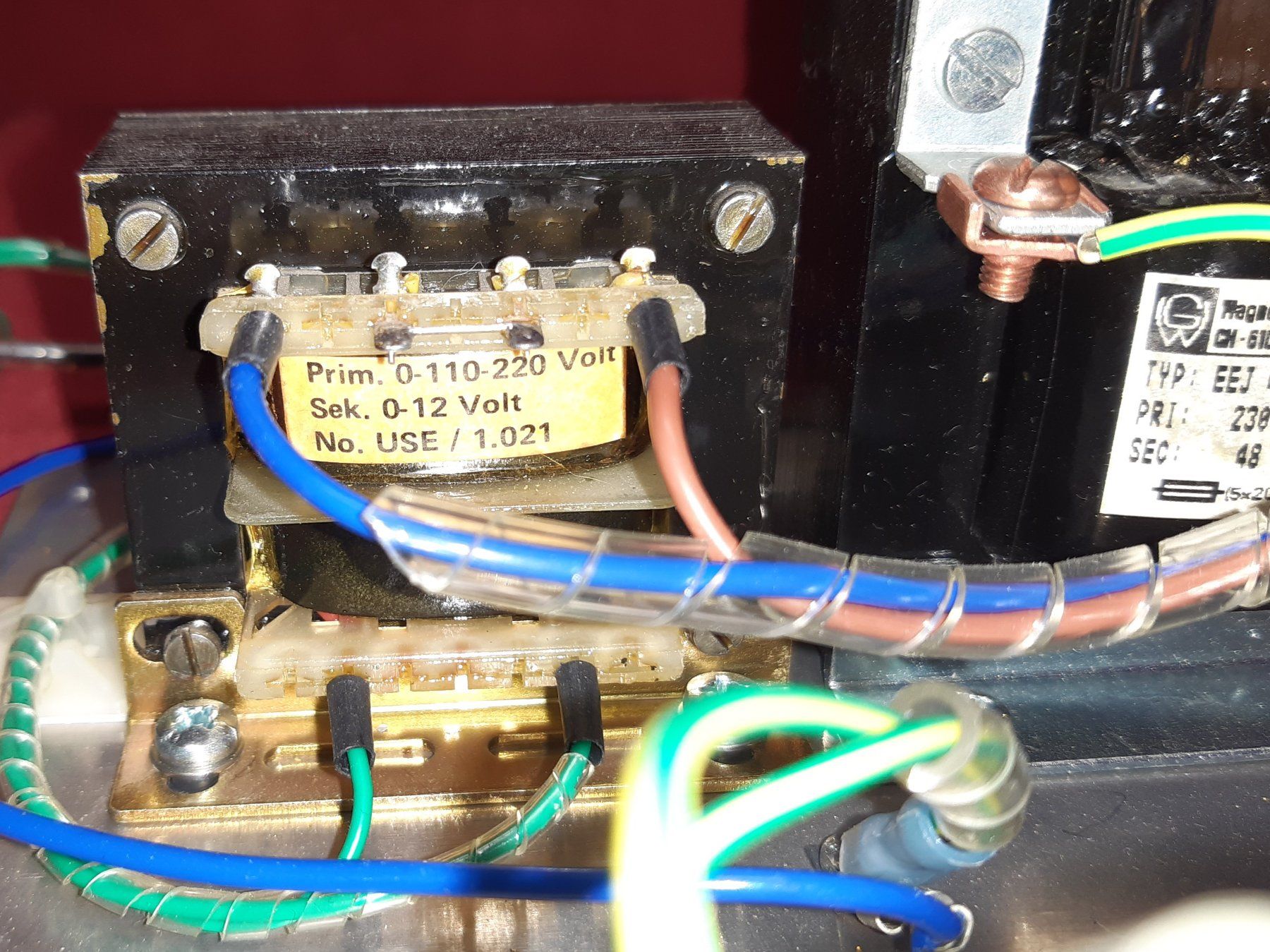 Componenti elettronici: 2 Stk. Transformatoren, 12V & 48V, ungtestet! Inkl. Schalter – Usato da Lohn-Ammannsegg venduto da Molch7 7
