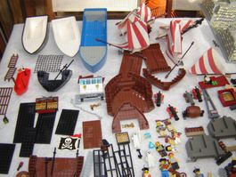 Lego Teile mit Figuren zu verkaufen