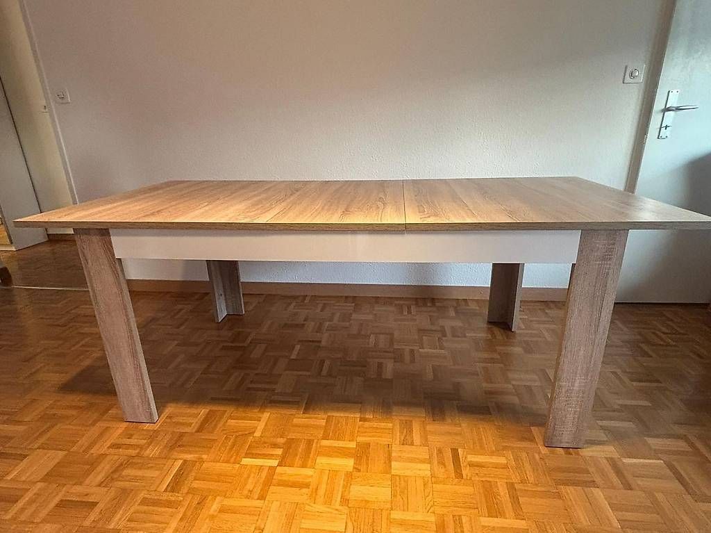 Set de table et chaises: Table et chaises – Neuf avec emballage d'origine à Chêne-Bougeries par chr_8gpk 3