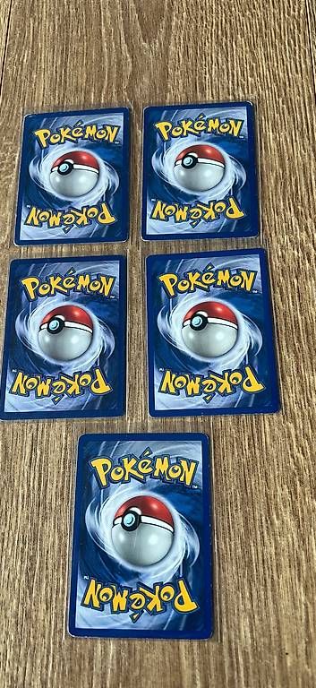 Carte collezionabili: Pokemon vintage  Base Set e Jungle – Usato da Gordola venduto da Lokimaster 1