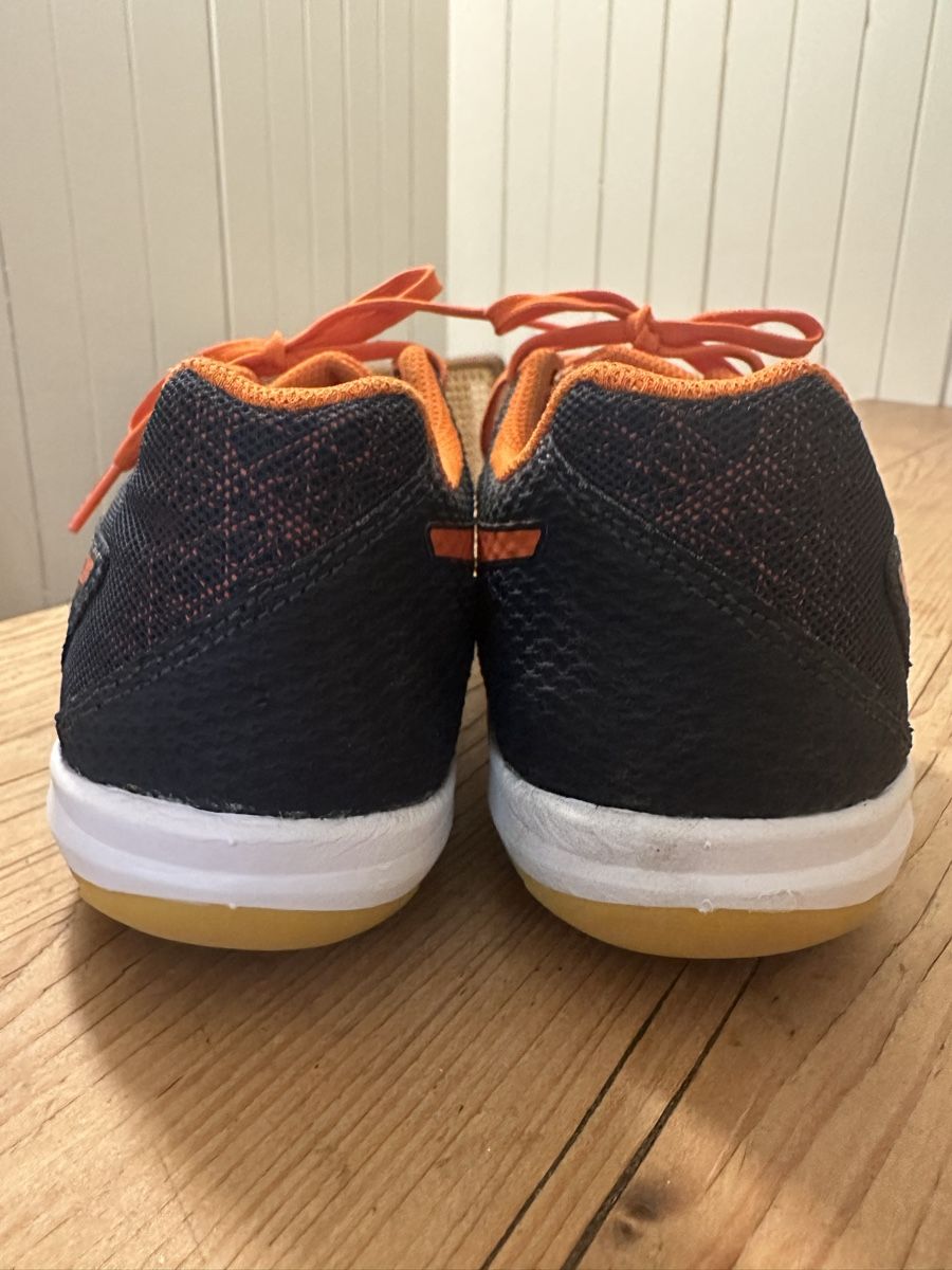 Asics Scarpe da uomo: Asics Gel-Blade Hallenturnschuh – Nuovo (secondo la descrizione) da Zürich venduto da DawaChi 3