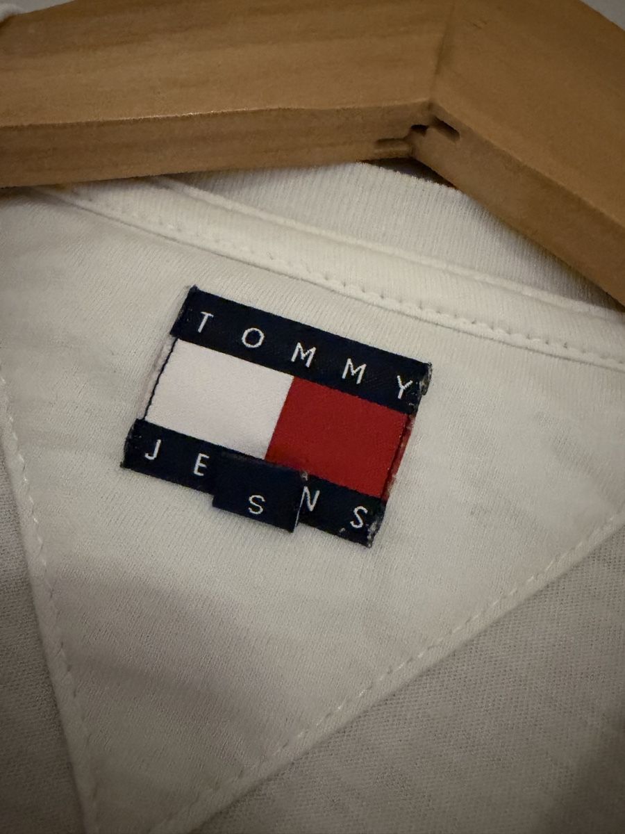Tommy Hilfiger T-shirts: Tommy Hilfiger Tshirt – Neuf (Voir description) à Henau par martina_1998 1