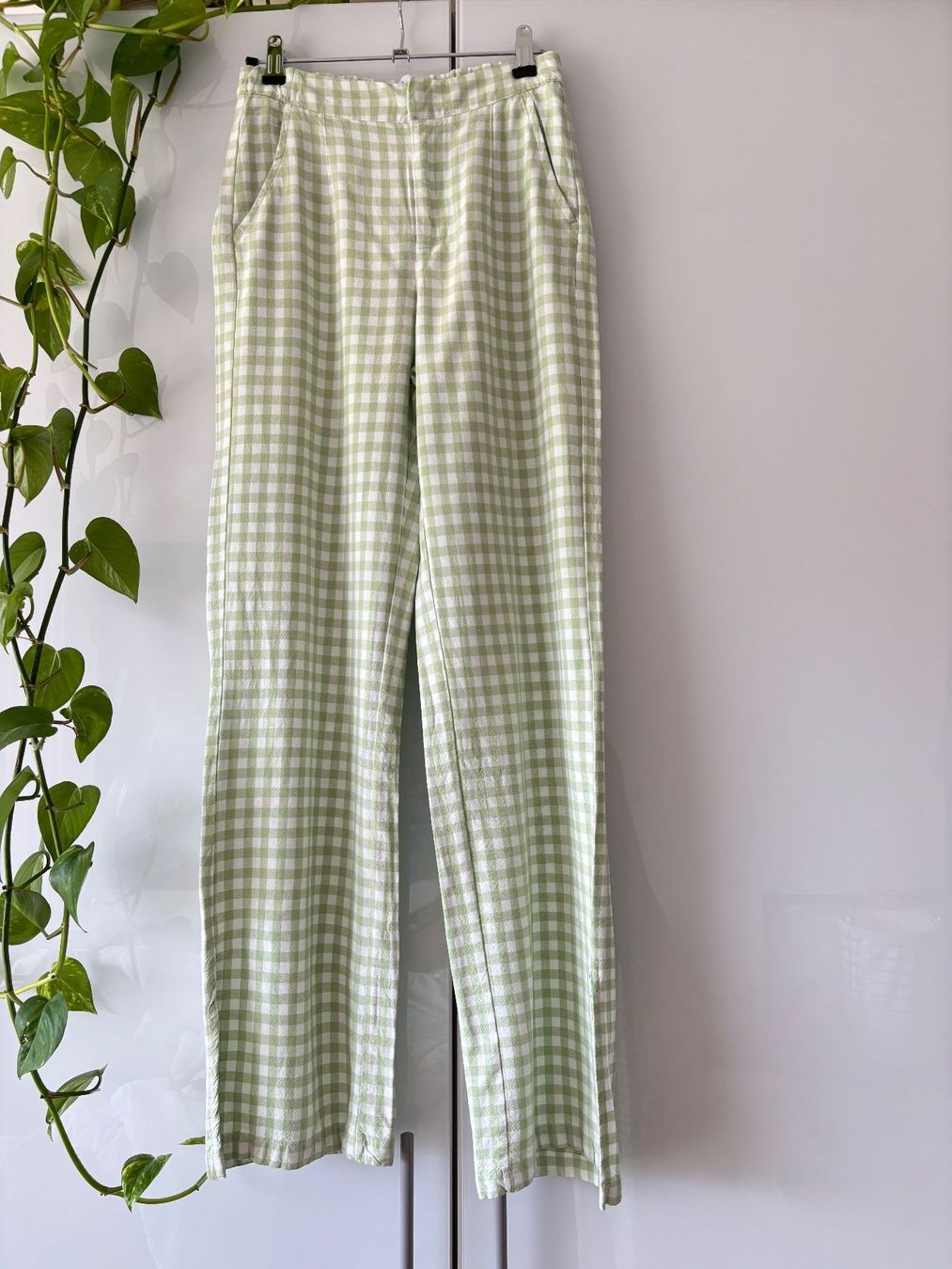 Bershka Pantaloni: BERSHKA karierte Hose mit Beinschlitz Gr. 36 – Usato da Zürich venduto da missmodernage 6