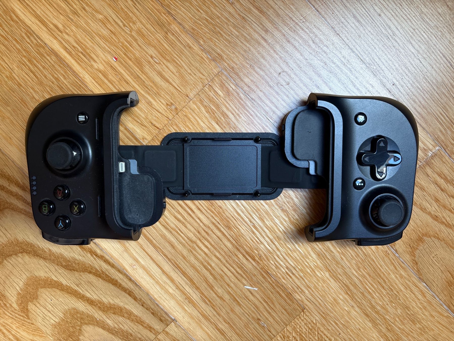 Razer Sistema di controllo: Razer Kishi Mobile Gaming Controller – Nuovo (secondo la descrizione) da Zürich venduto da Fabienne059