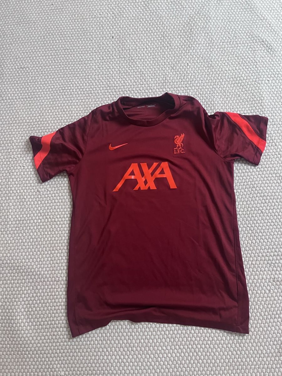 Leibchen & Hosen:     Liverpool Nike AXA, Grösse L – Gebraucht aus Lufingen von man_95hm