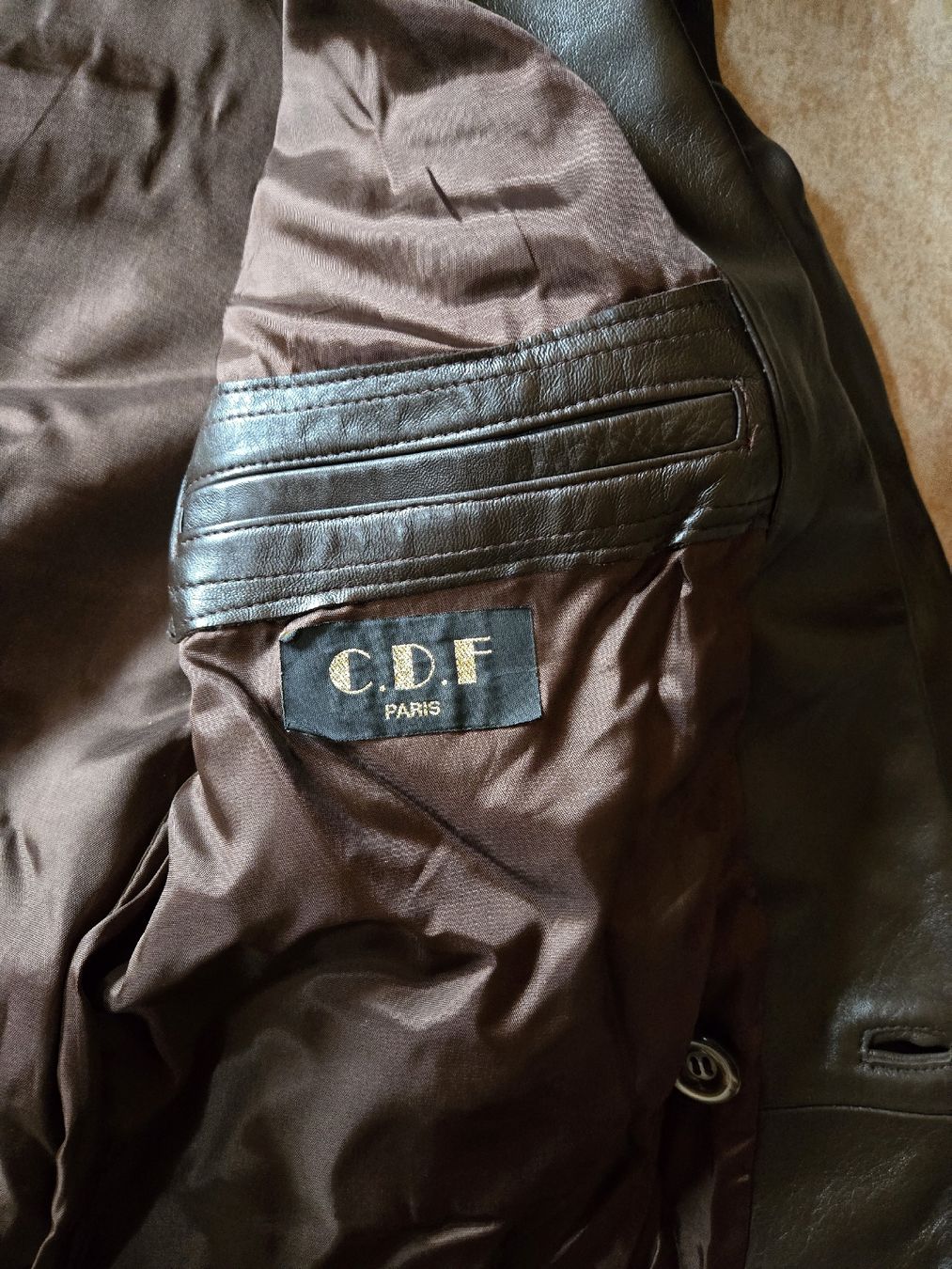 Giacche: Veste cuir Style rétro de la marque C.D.F PARIS – Usato da Sion venduto da Oonathoo 2