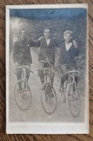Wer kennt die drei Velofahrer? Wer kann sie wo zuordnen?